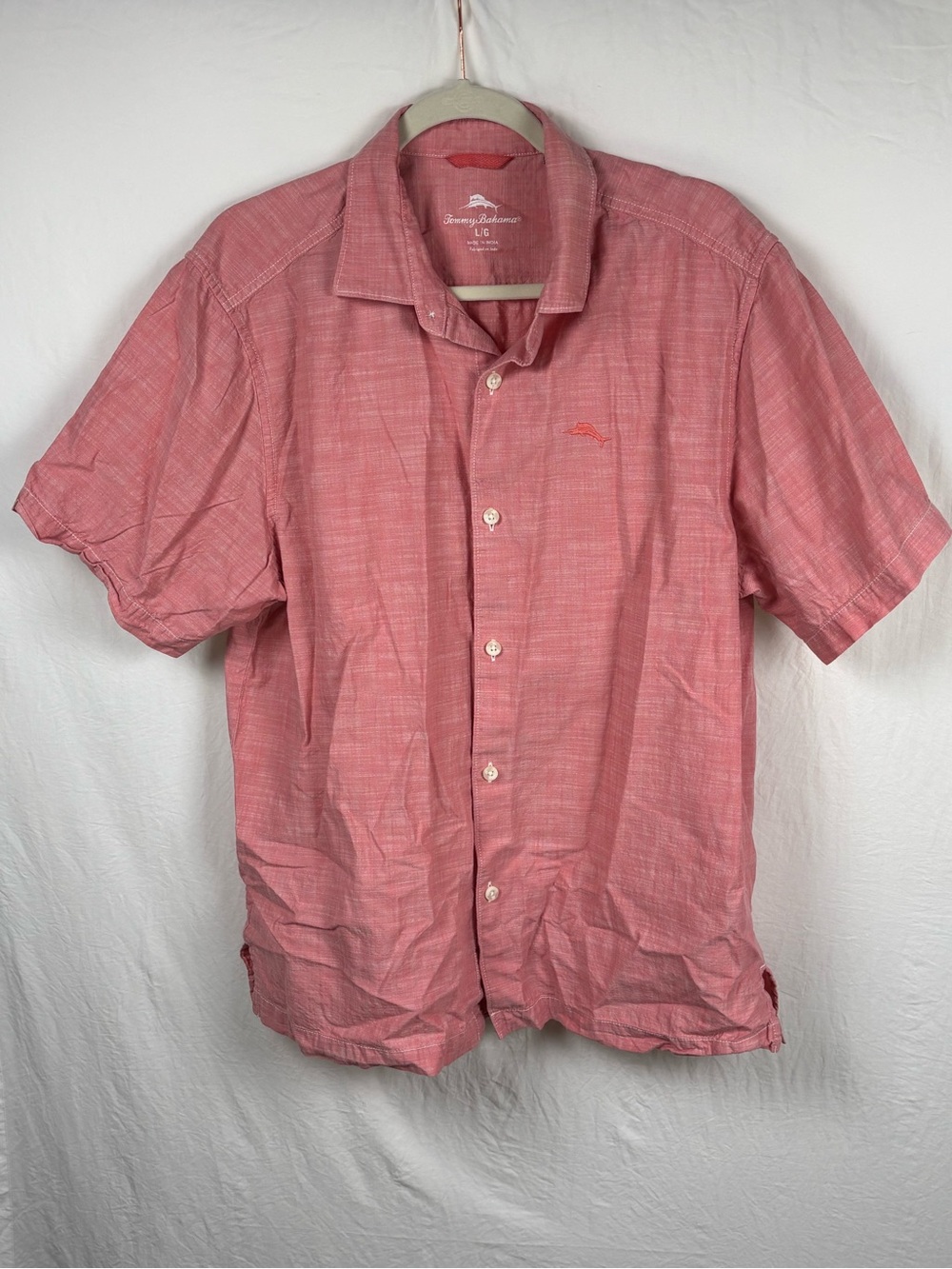 Tommy Bahama men’s Large Pink Short-Sleeve Button-Down Shirt